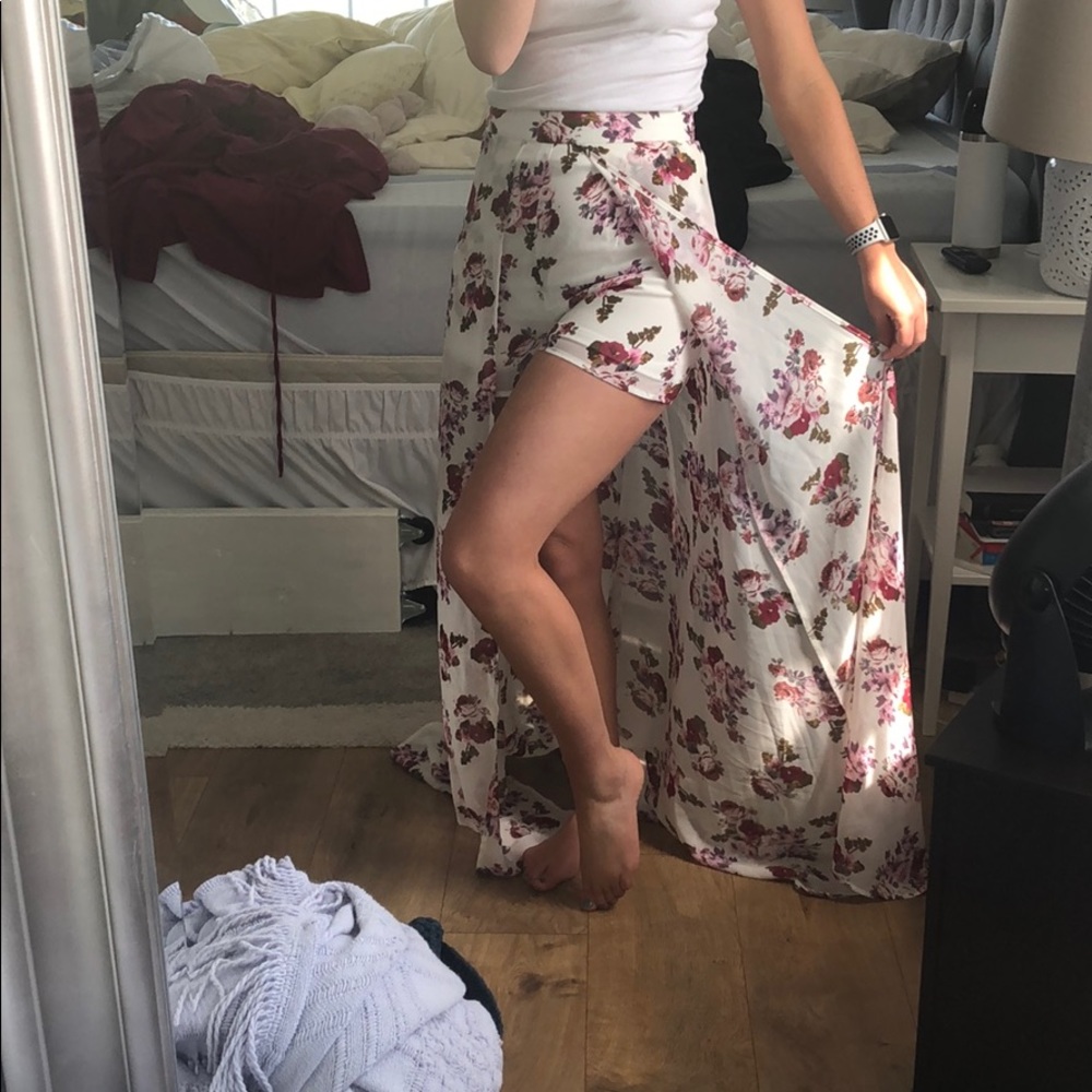 MISSGUIDED floral maxi skirt short combo size US 4